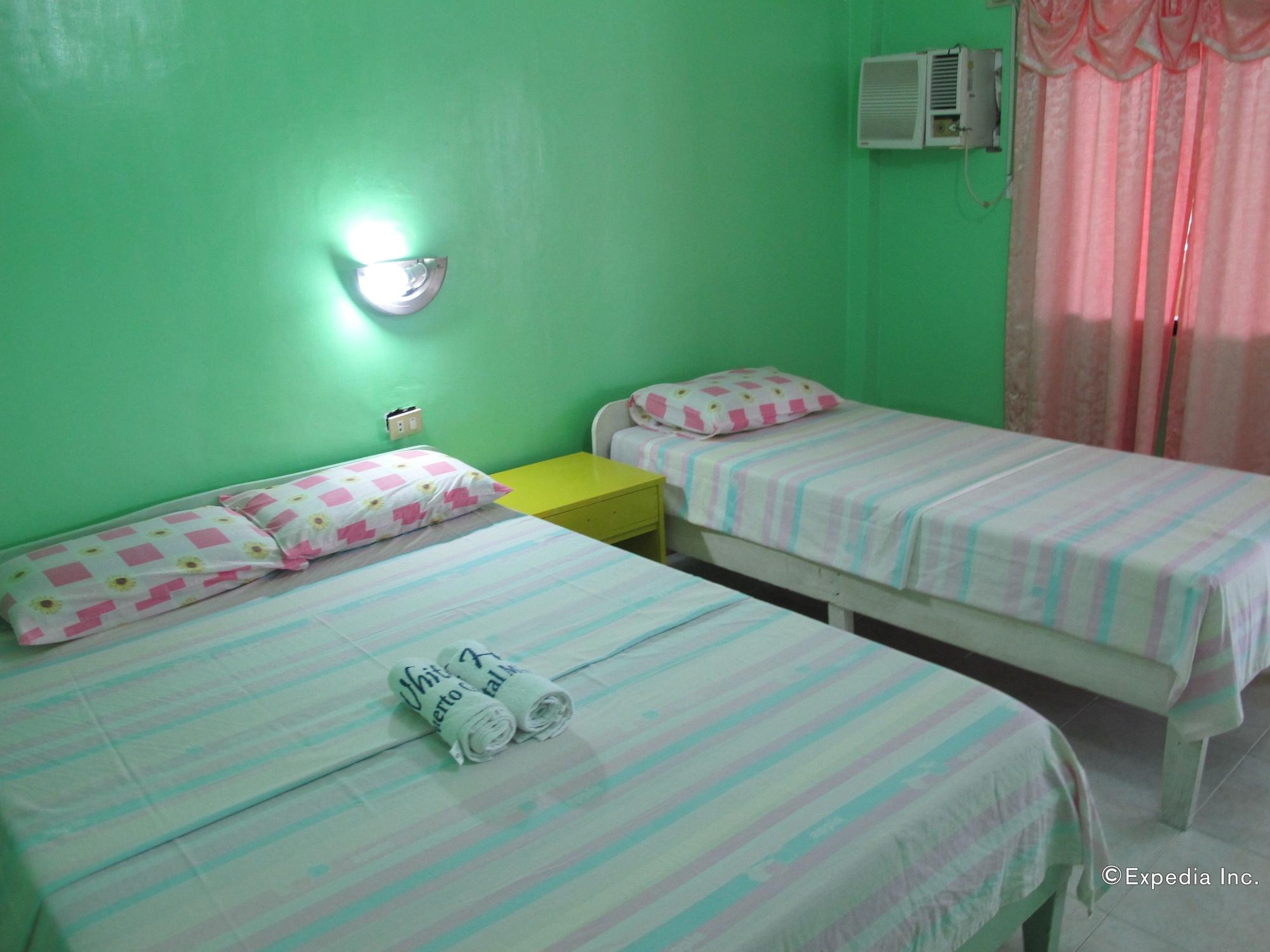 White Beach Hotel Puerto Galera Powered By Cocotel Bagian luar foto