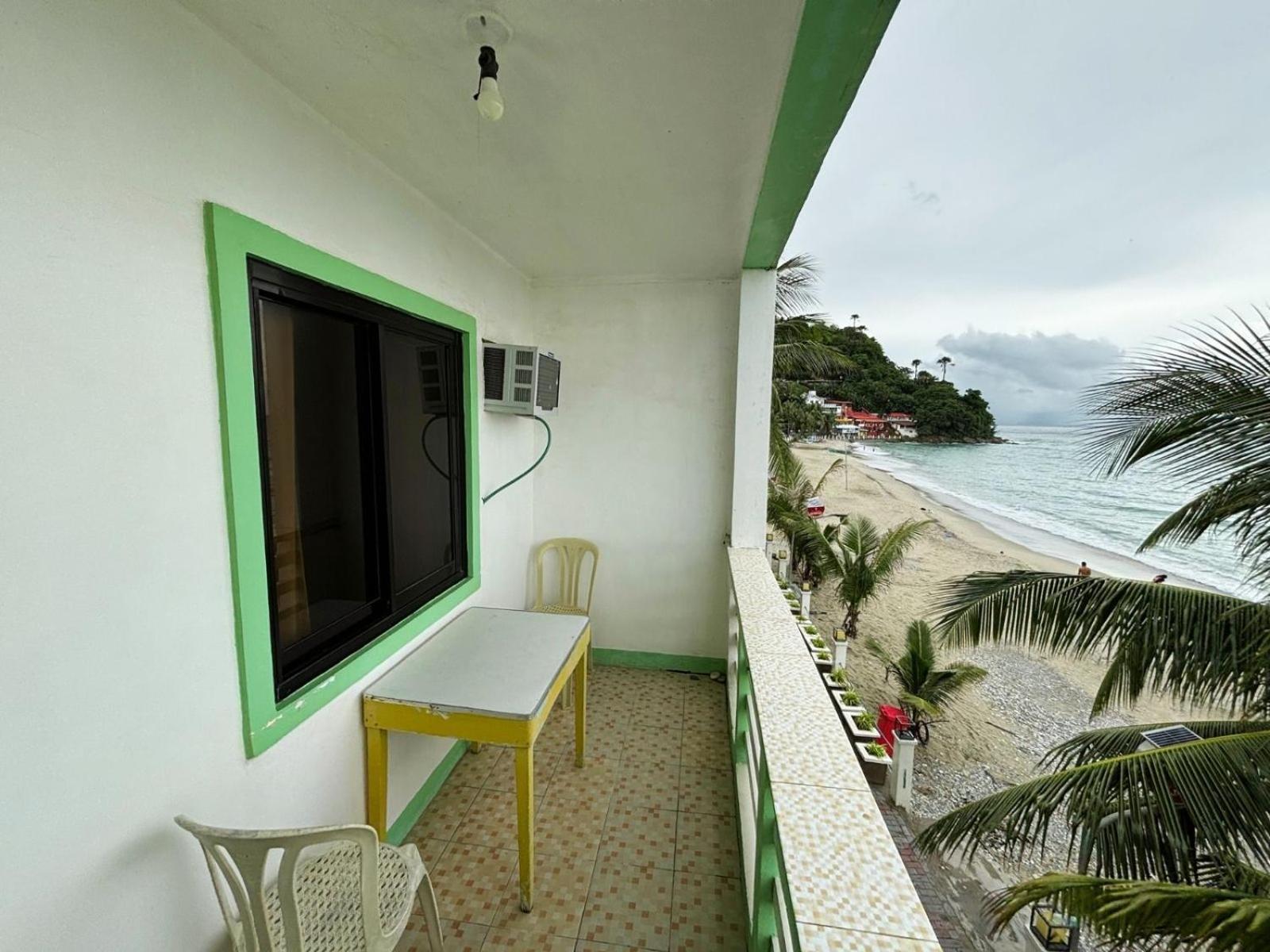 White Beach Hotel Puerto Galera Powered By Cocotel Bagian luar foto
