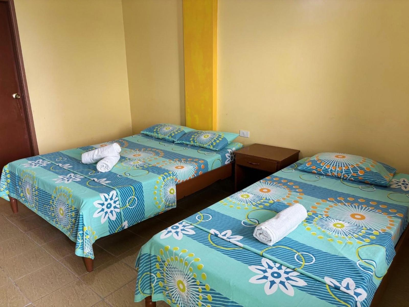 White Beach Hotel Puerto Galera Powered By Cocotel Bagian luar foto