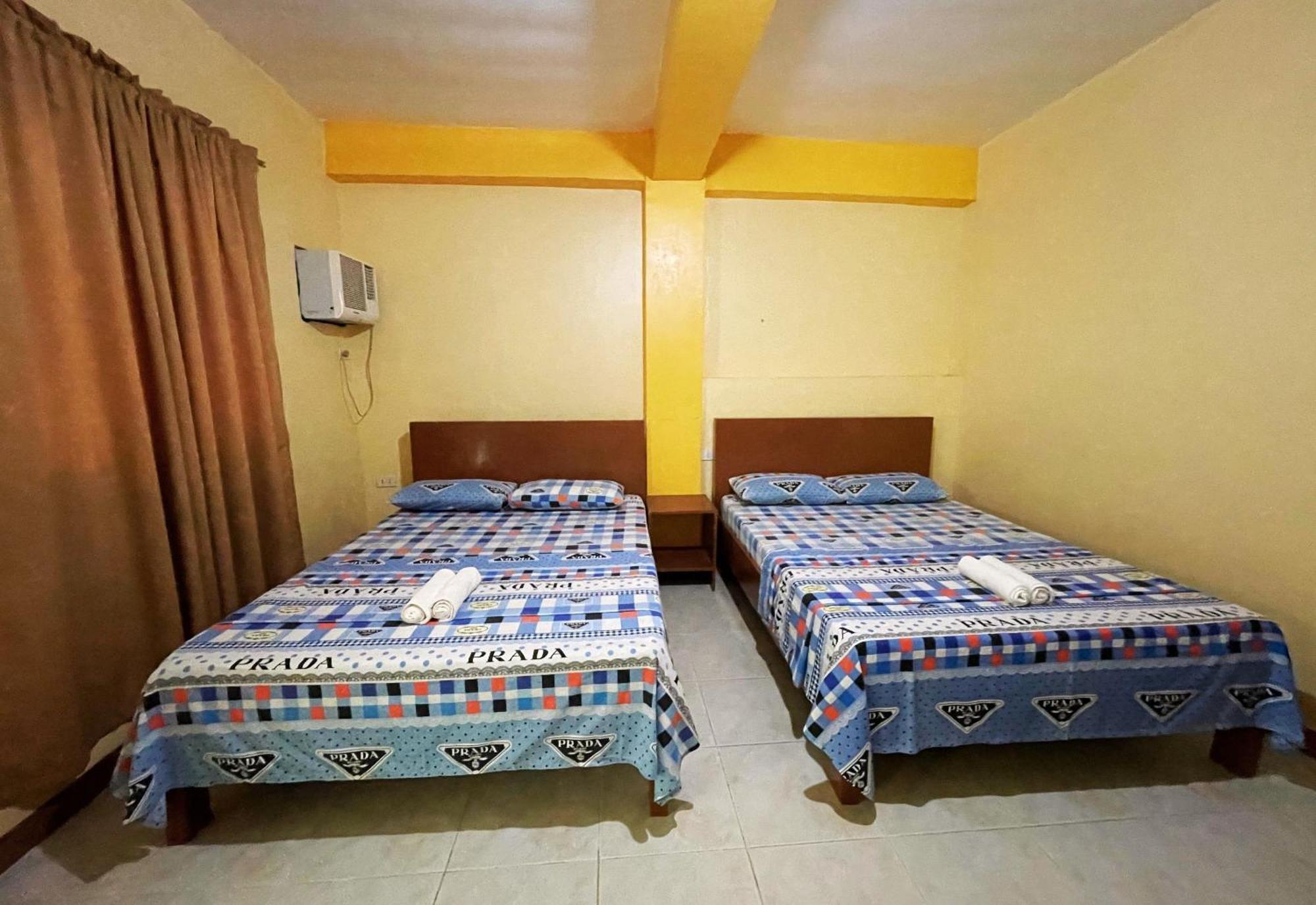 White Beach Hotel Puerto Galera Powered By Cocotel Bagian luar foto