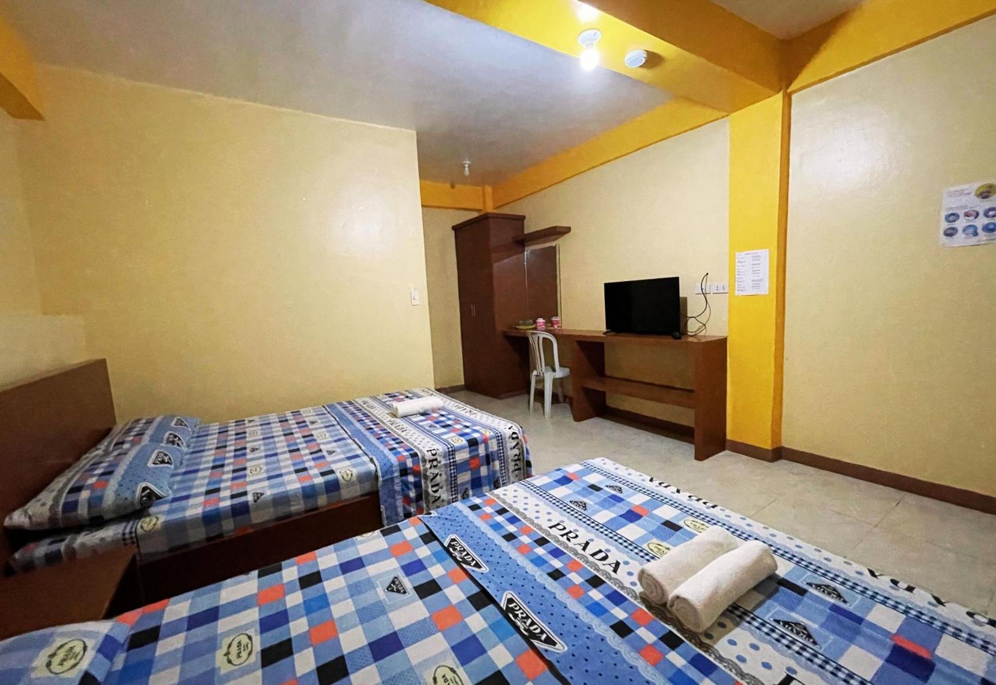 White Beach Hotel Puerto Galera Powered By Cocotel Bagian luar foto