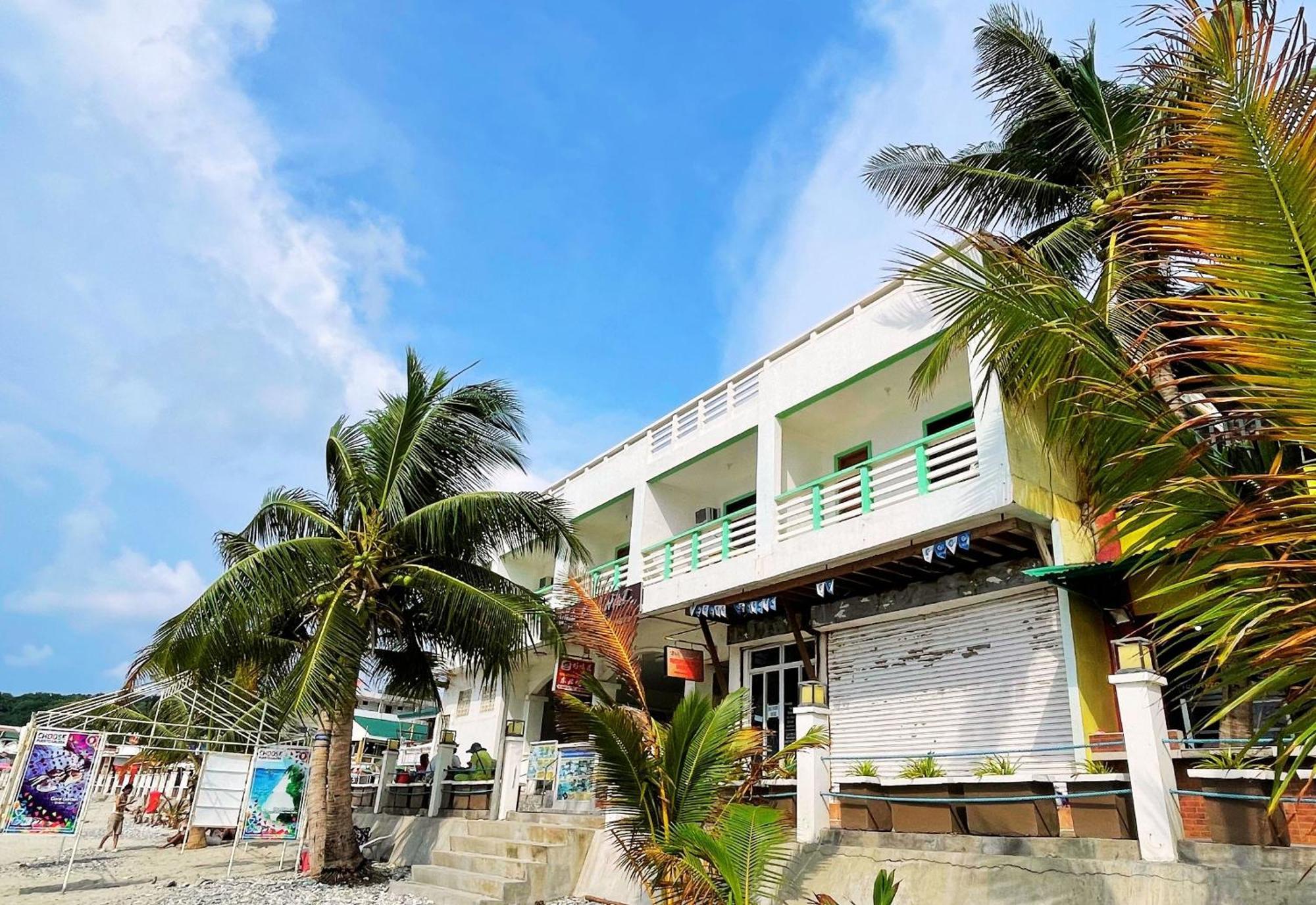 White Beach Hotel Puerto Galera Powered By Cocotel Bagian luar foto